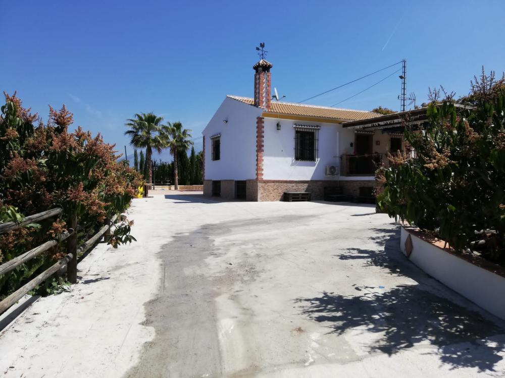 en venta chalet Benamocarra Axarquía 4