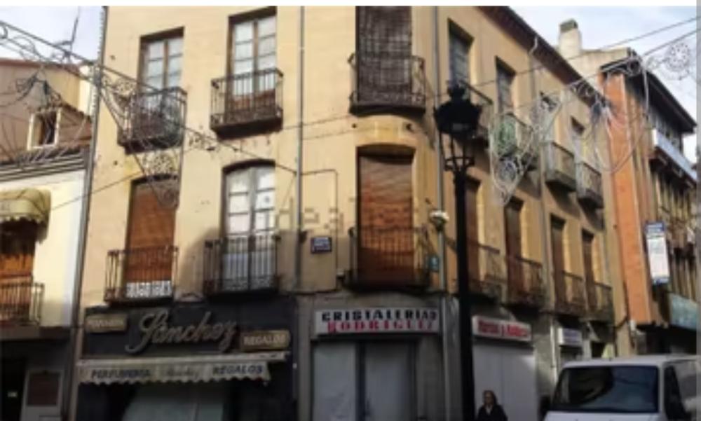  en venta edificio Murallas Ávila 6