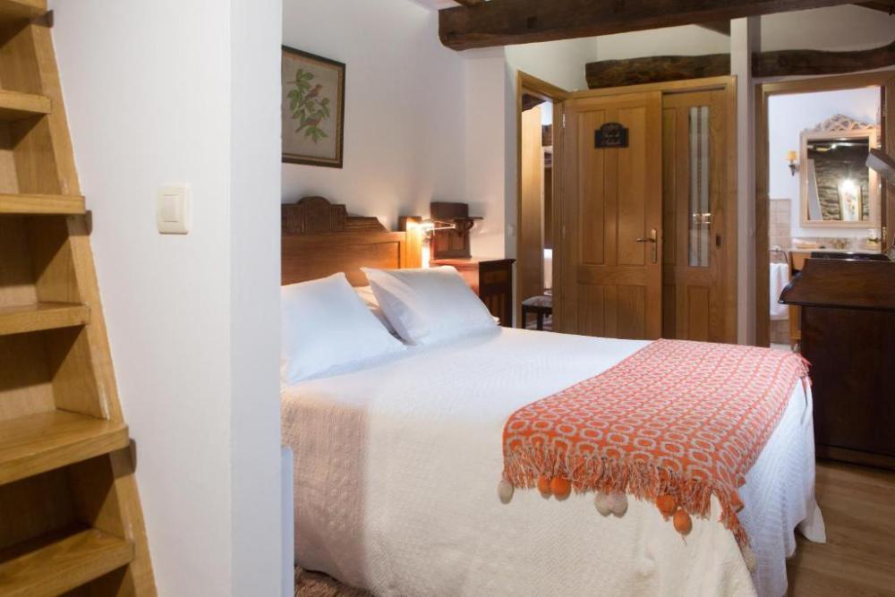  en venta hotel Monfero Eume 21