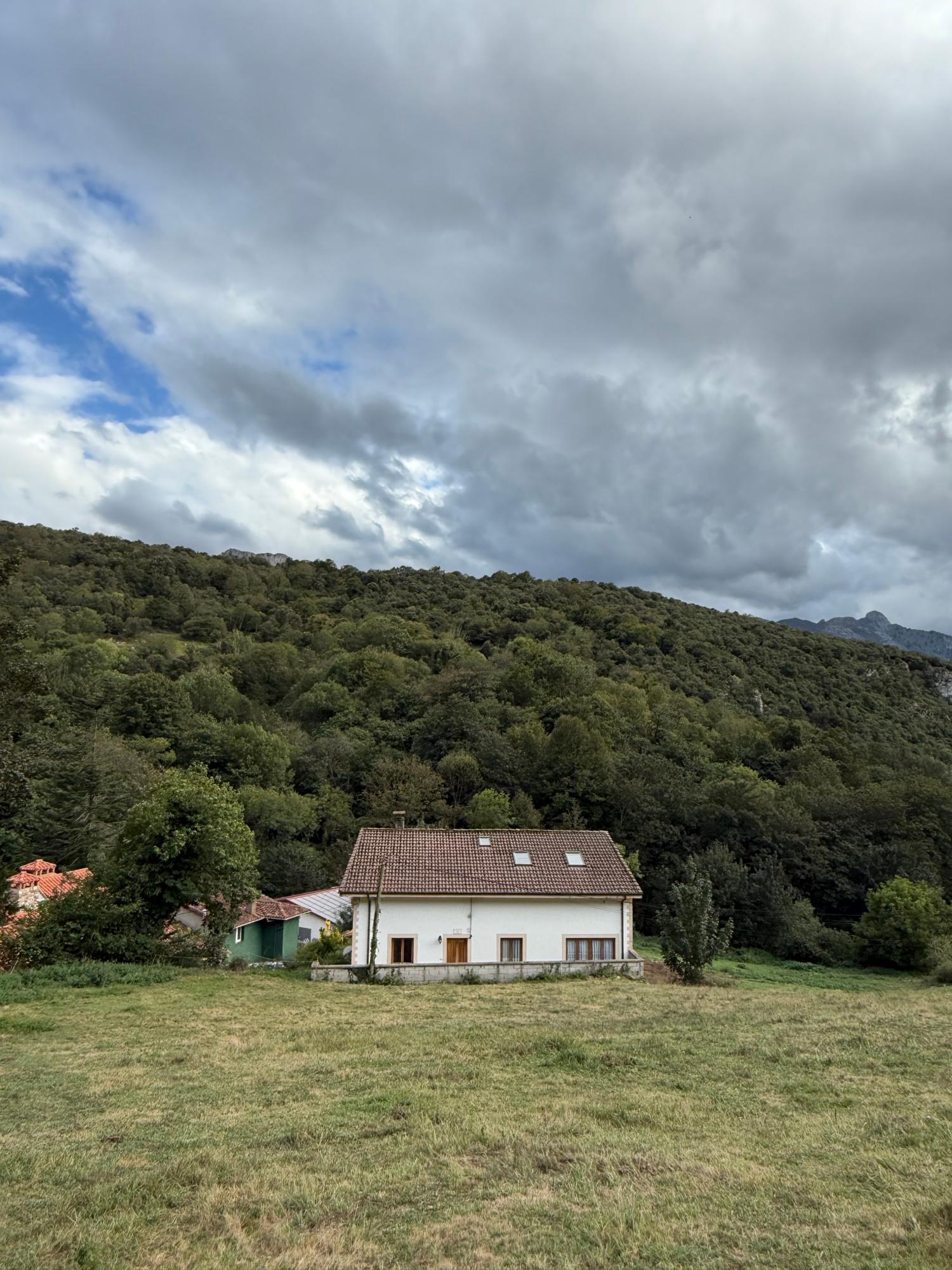  en venta casa de pueblo Arangas Oriente 26