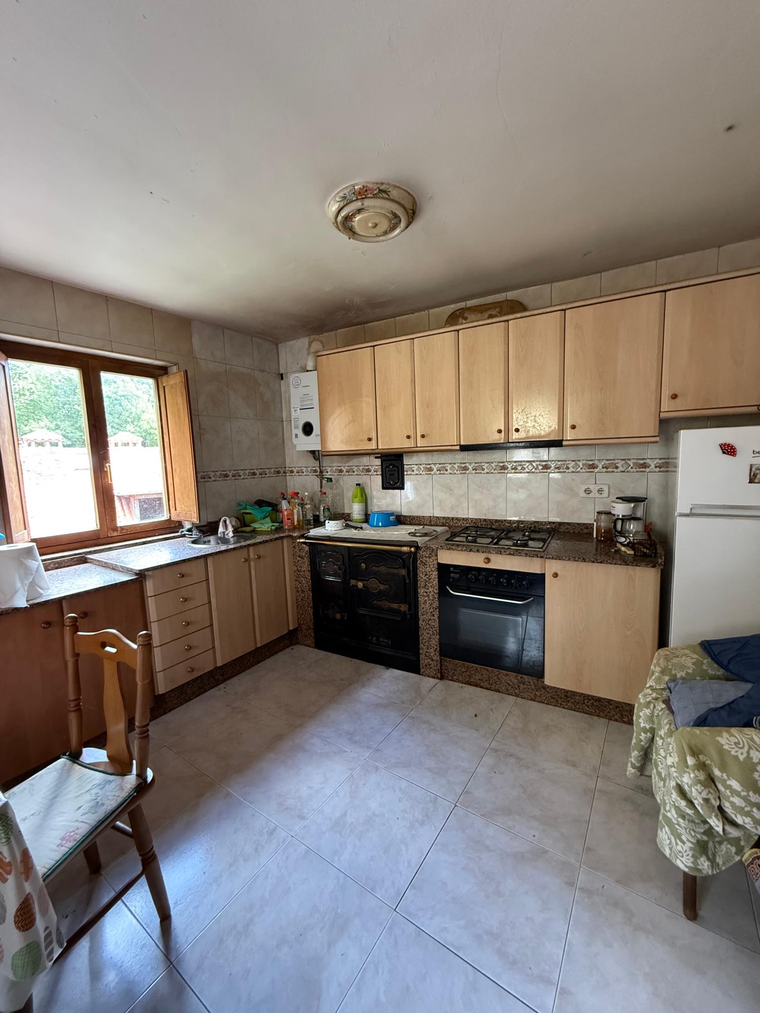  en venta casa de pueblo Arangas Oriente 8