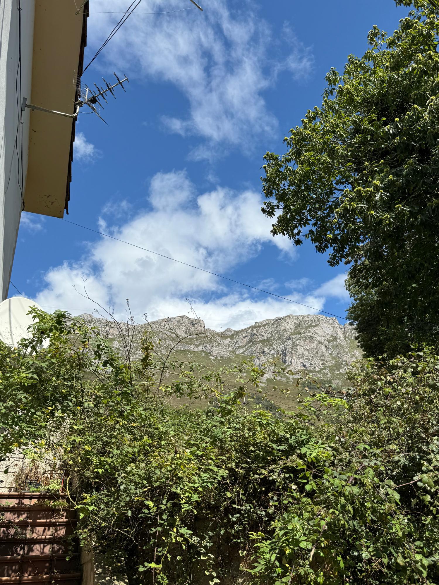  en venta casa de pueblo Arangas Oriente 20