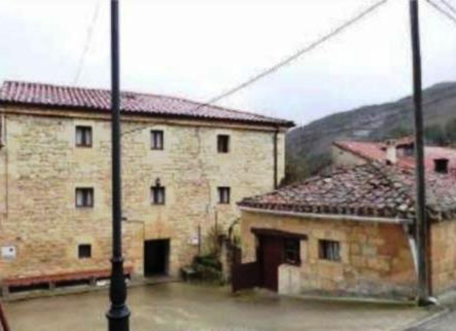  en venta casa de pueblo Sedano Páramos 1