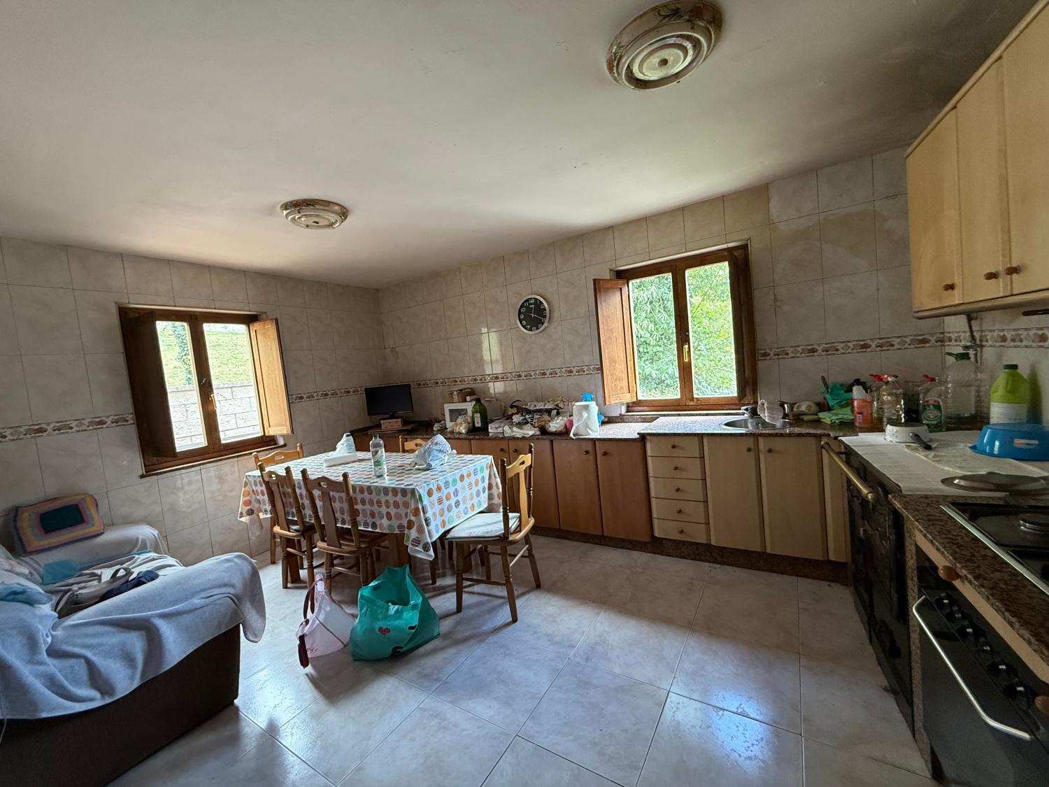  en venta casa de pueblo Arangas Oriente 6