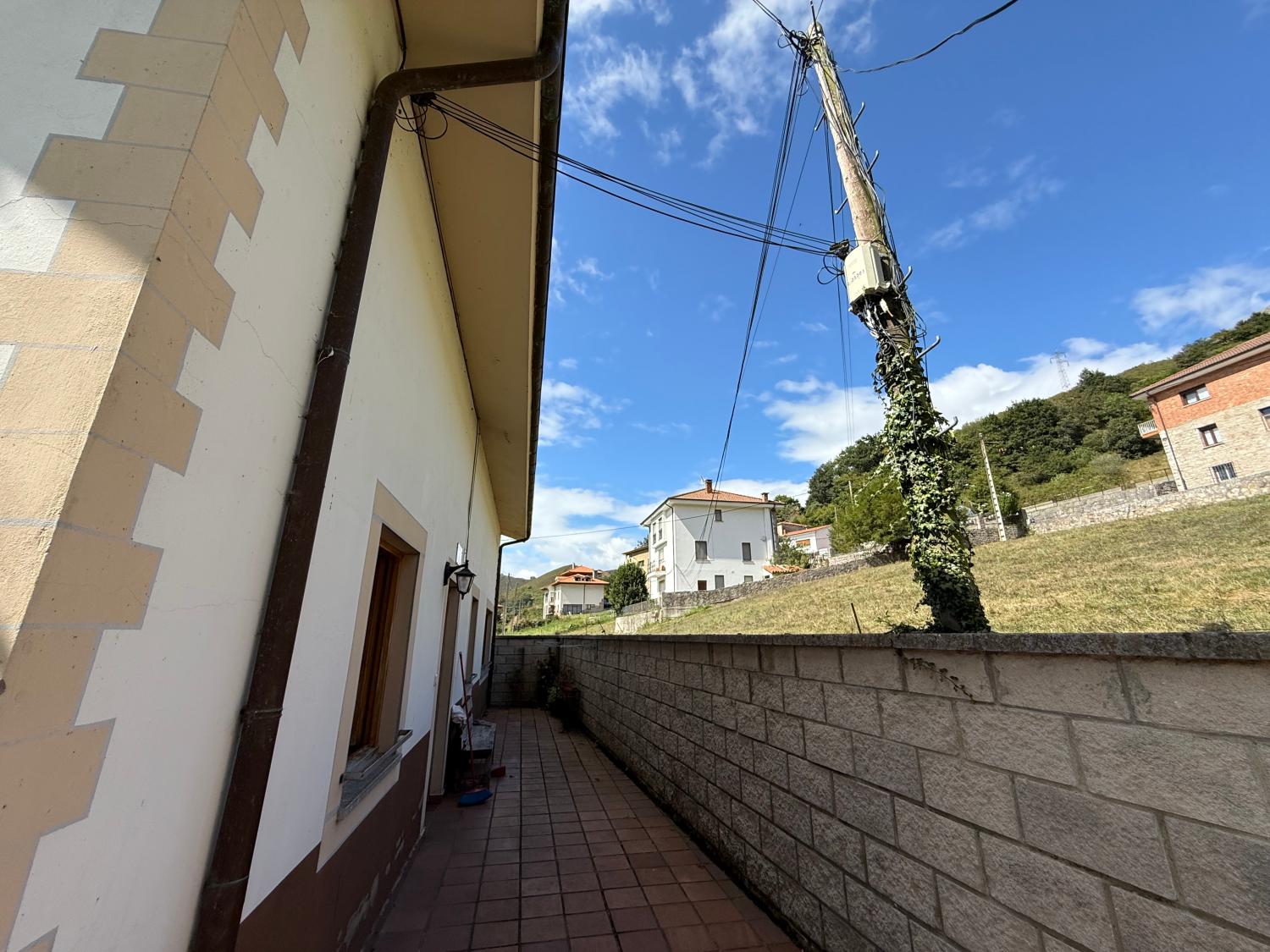  en venta casa de pueblo Arangas Oriente 17