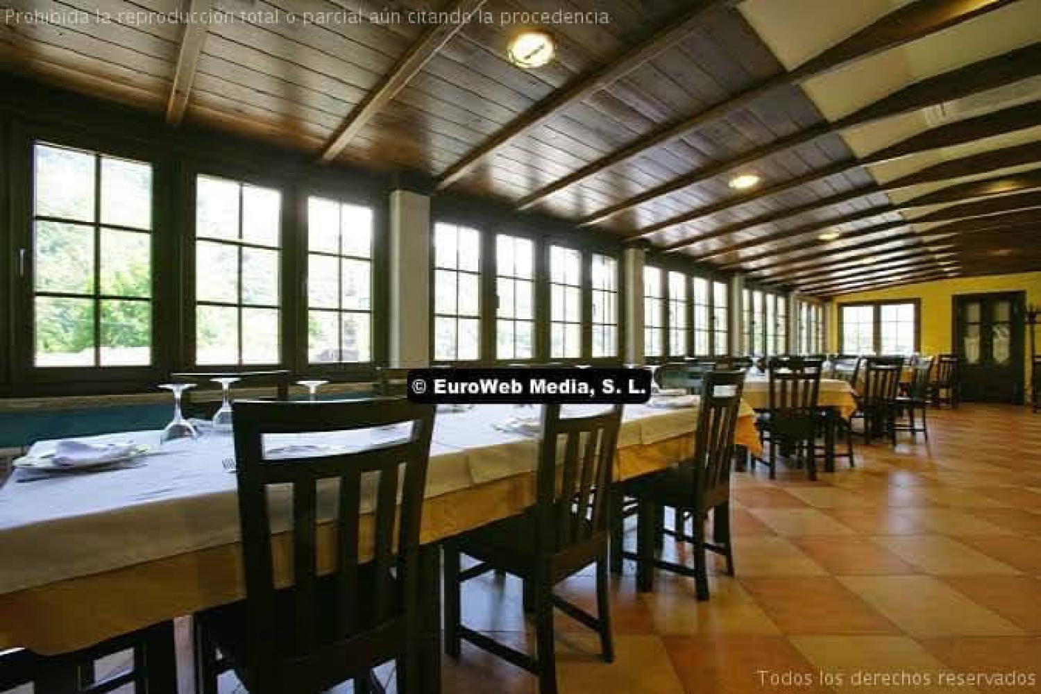  en venta hotel Orle Nalón 1