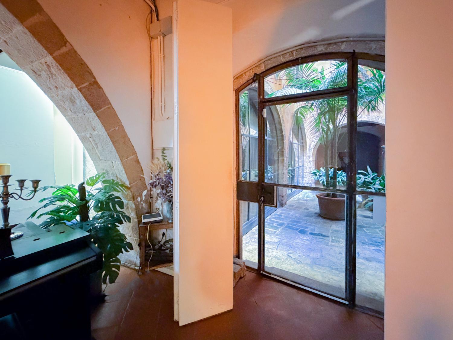 en venta local comercial Ciutat Vella-Barceloneta Barcelonès 5